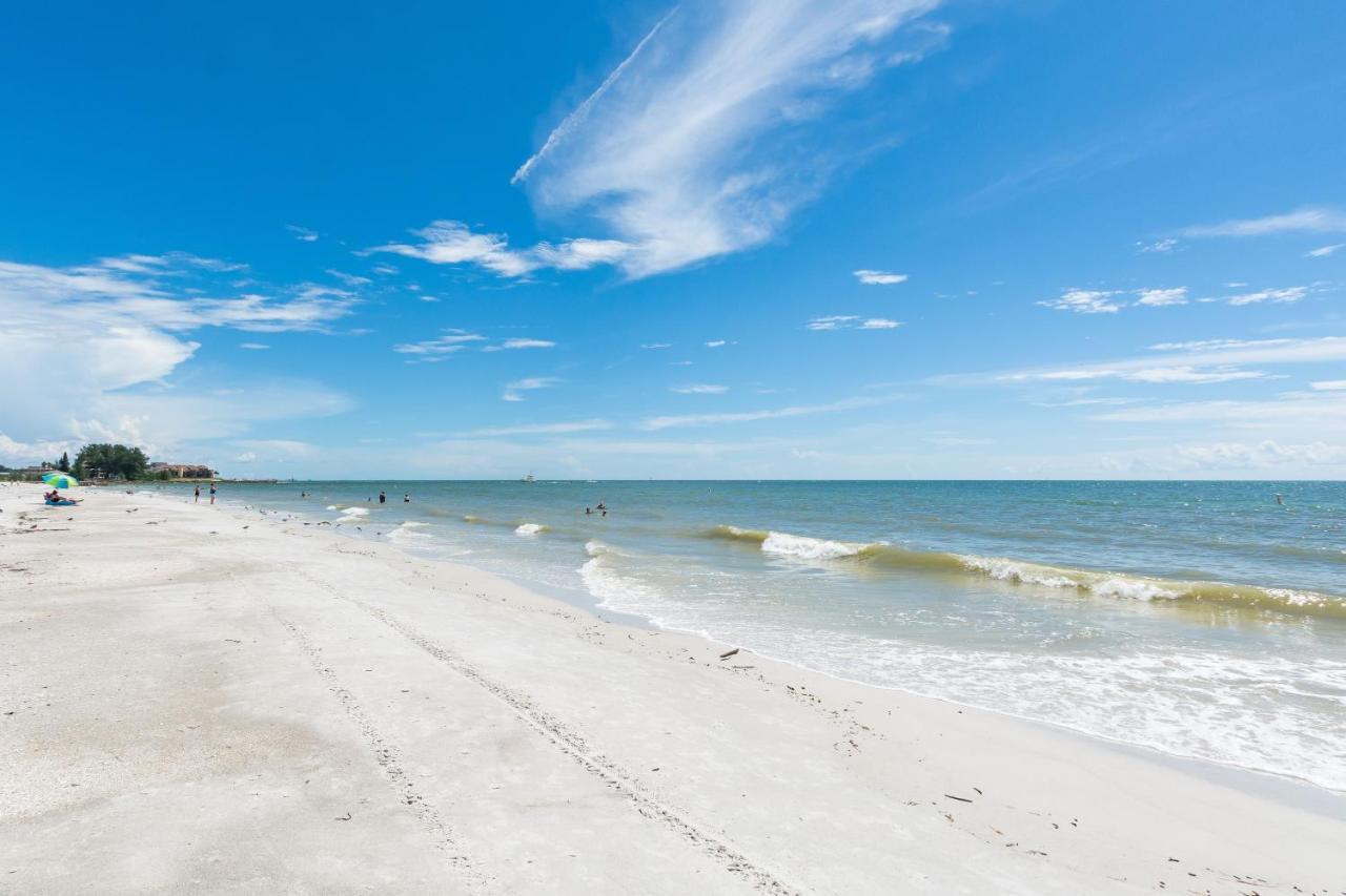 #212 Surf Song Resort St. Pete Beach Exteriör bild